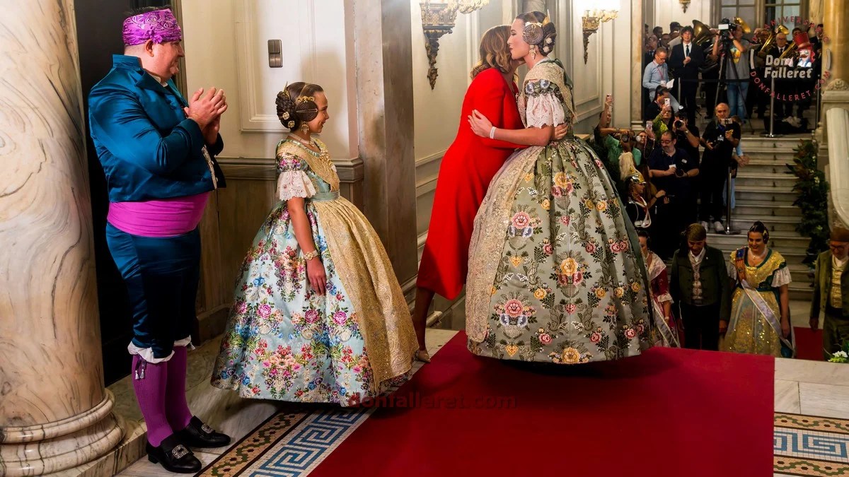 Berta Peiró García, Fallera Mayor de Valencia 2025, recibida por la alcaldesa de la ciudad, María José Catalá