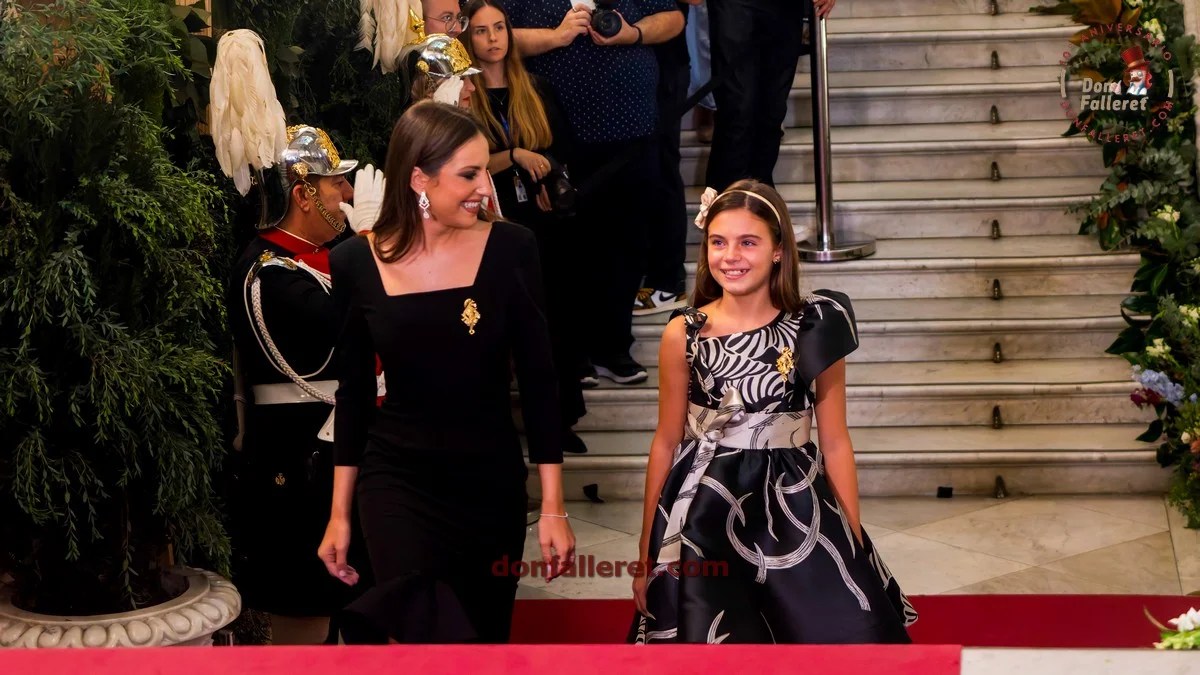 Marina García y María Estela Arribas, Falleras Mayores de Valencia 2024, a la llegada al acto de Proclamación