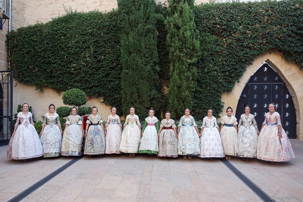 Así fue la visita de las Candidatas a Fallera Mayor Infantil de Valencia 2025 al Museo de la Seda