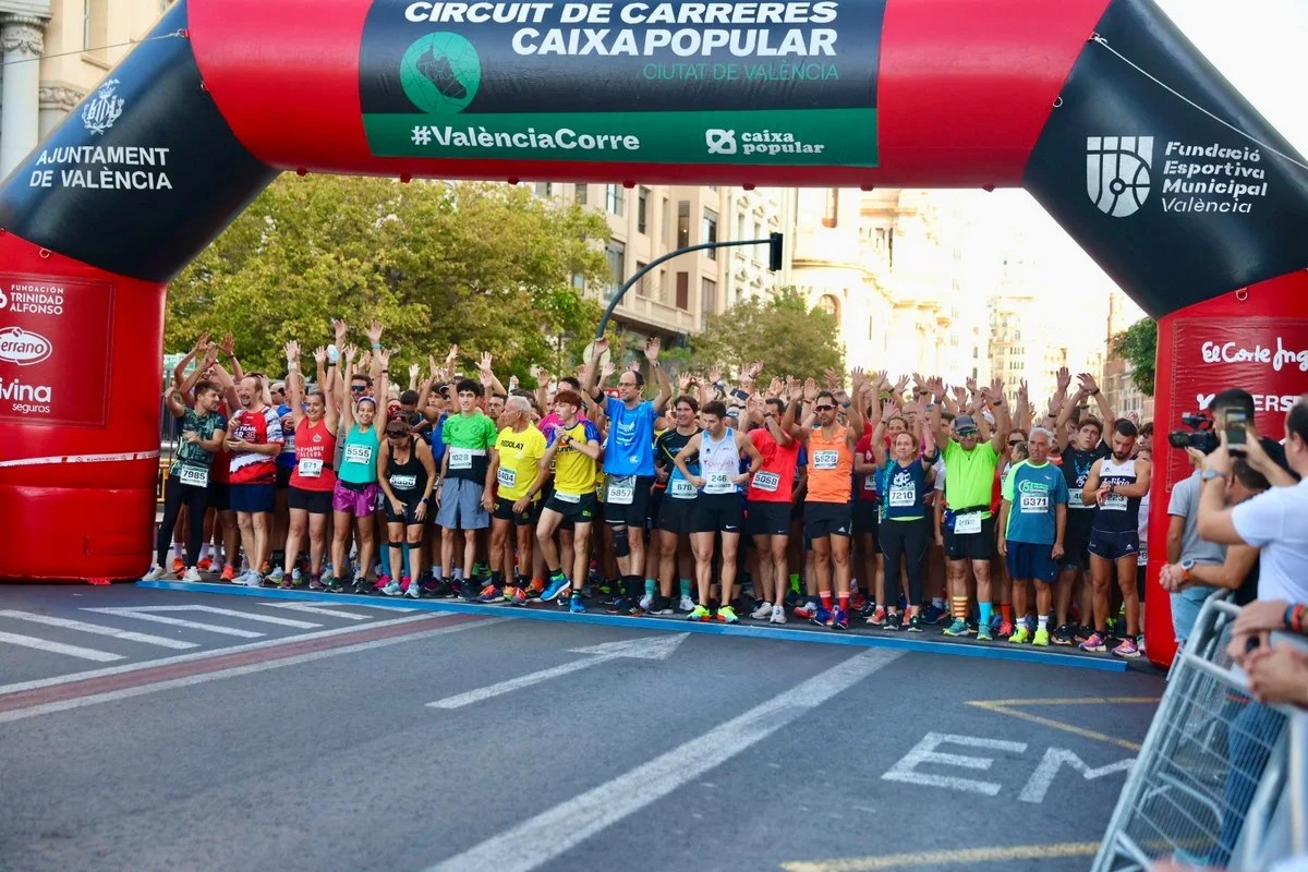 La Volta a Peu de les Falles pone el broche final al Circuito de Carreras de Valencia 4 Volta a Peu de las Fallas 2024 6