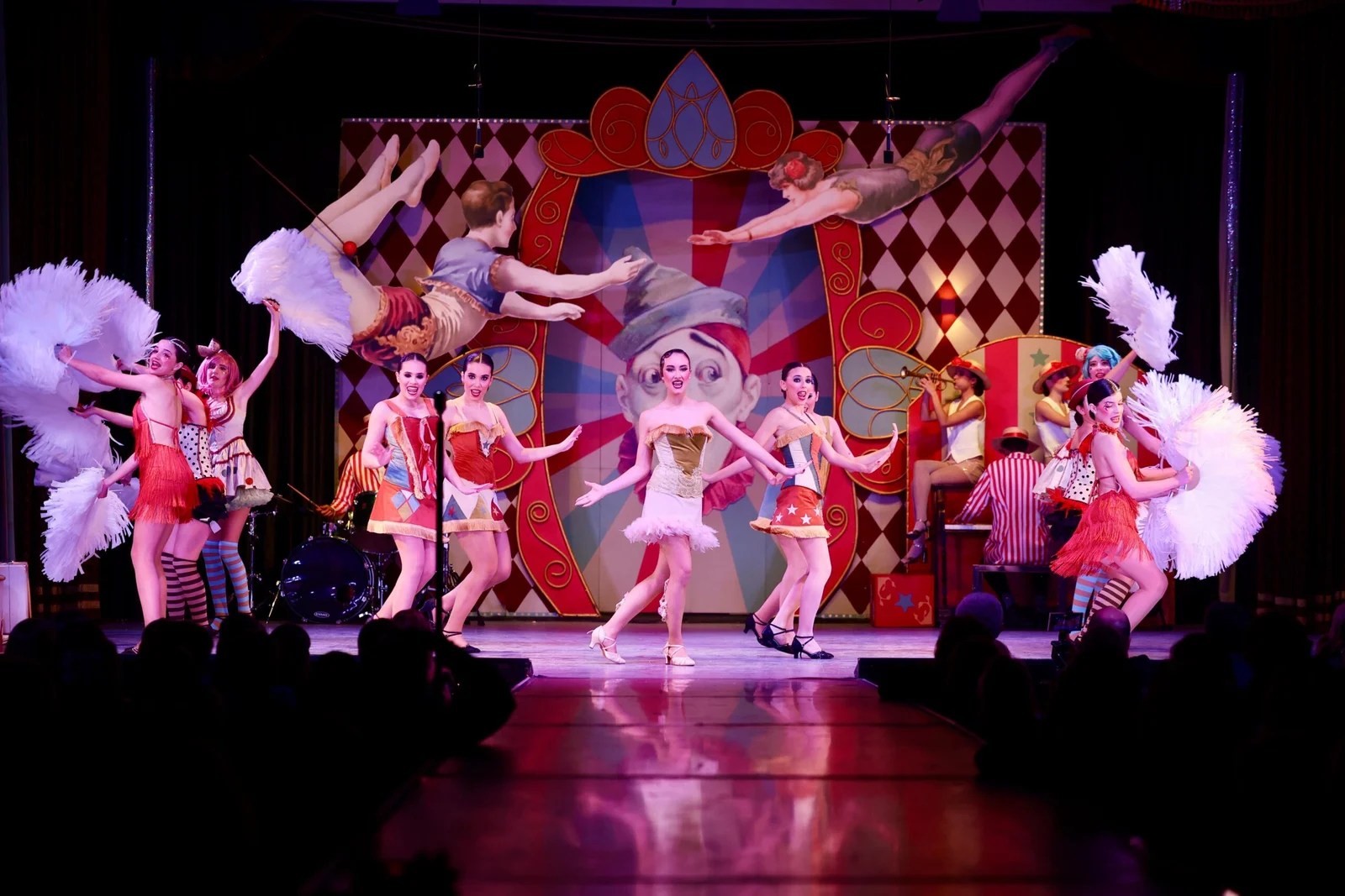 Obispo Amigó-Cuenca ganadores del concurso de playbacks modalidad Grupo B 1 Falla Bisbe Amigó-Conca amb “Circus”