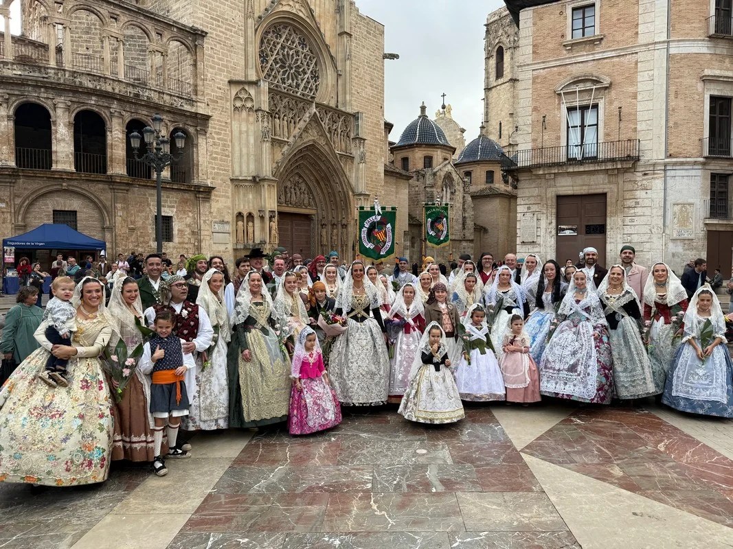 Celebración del 50 Aniversario de la Falla Cuenca-Tramoyeres-Guardia Civil en la Real Basílica de los Desamparados 3 50 Aniversario Falla Cuenca Tramoyeres La Guardia Civil 2
