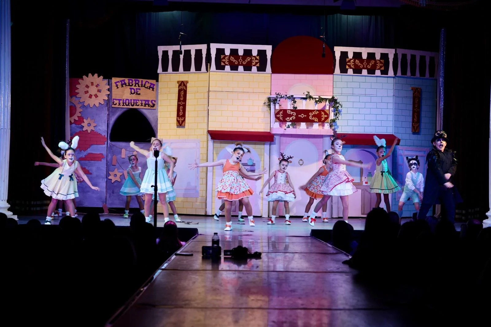 Pedro Cabanes-Juan XXIII se corona en la final del Grupo B de Playbacks Infantiles. 6 Falla Mercado de Castilla