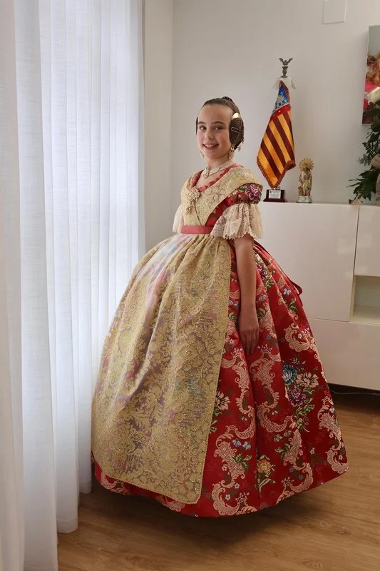 Este es el espolín que vistió Lucía García Rivera en su exaltación como Fallera Mayor Infantil de Valencia 1 Espolin FMIV 2025 5