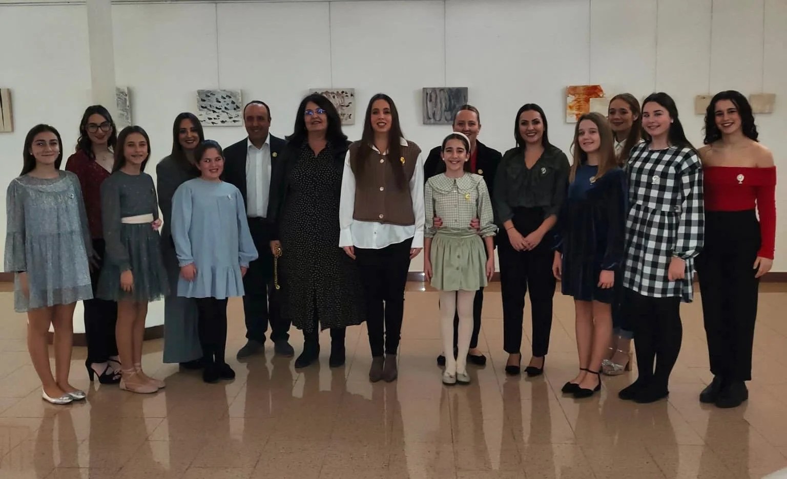 FFMM y CCHH de FJFS junto al Vicepresidente General, Vicepresidenta de Protocolo y Concejala de Cultura de Sagunto