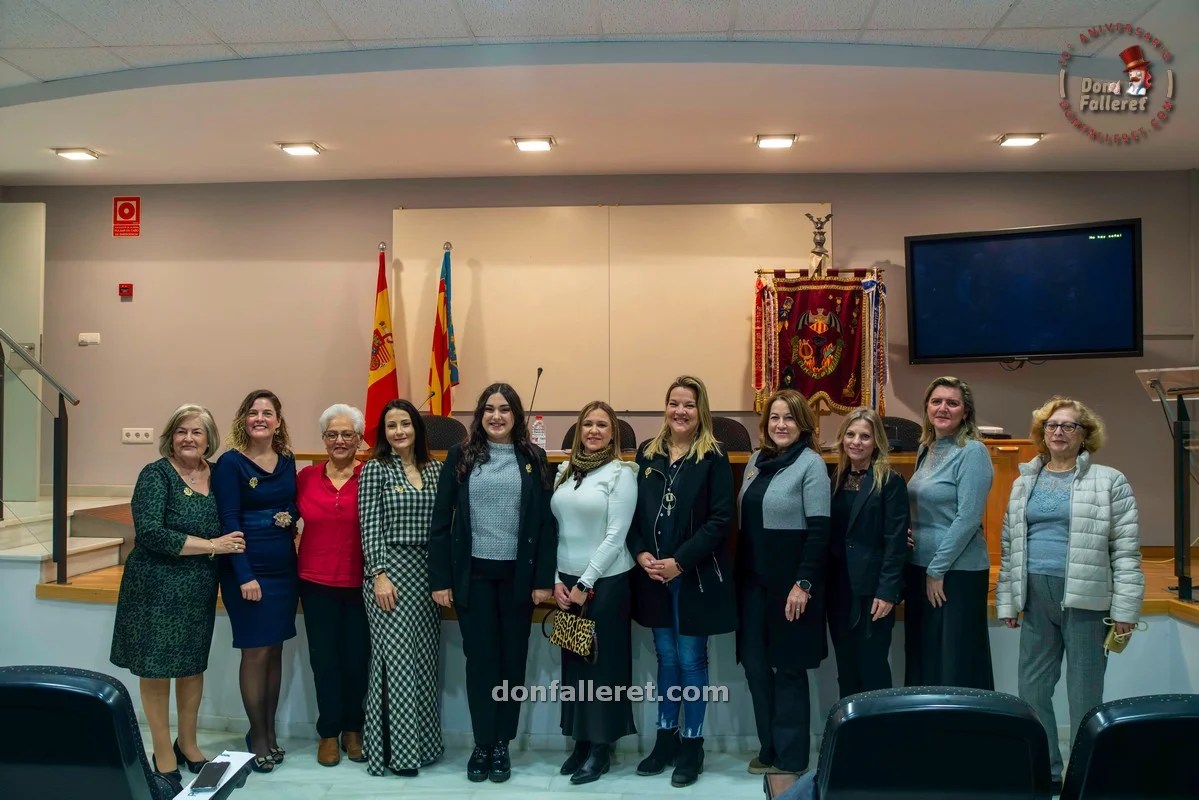 La Falla Plaza del Negrito presenta el libro de su 175 aniversario 9 Las Falleras Mayores de la Falla Plaza del Negrito