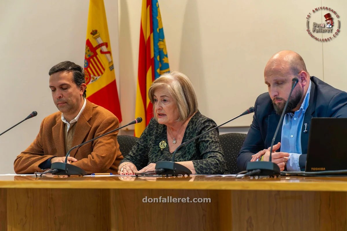 La Falla Plaza del Negrito presenta el libro de su 175 aniversario 1 Presentacion Libro 175 Aniversario Falla Plaza del Negrito 15 4