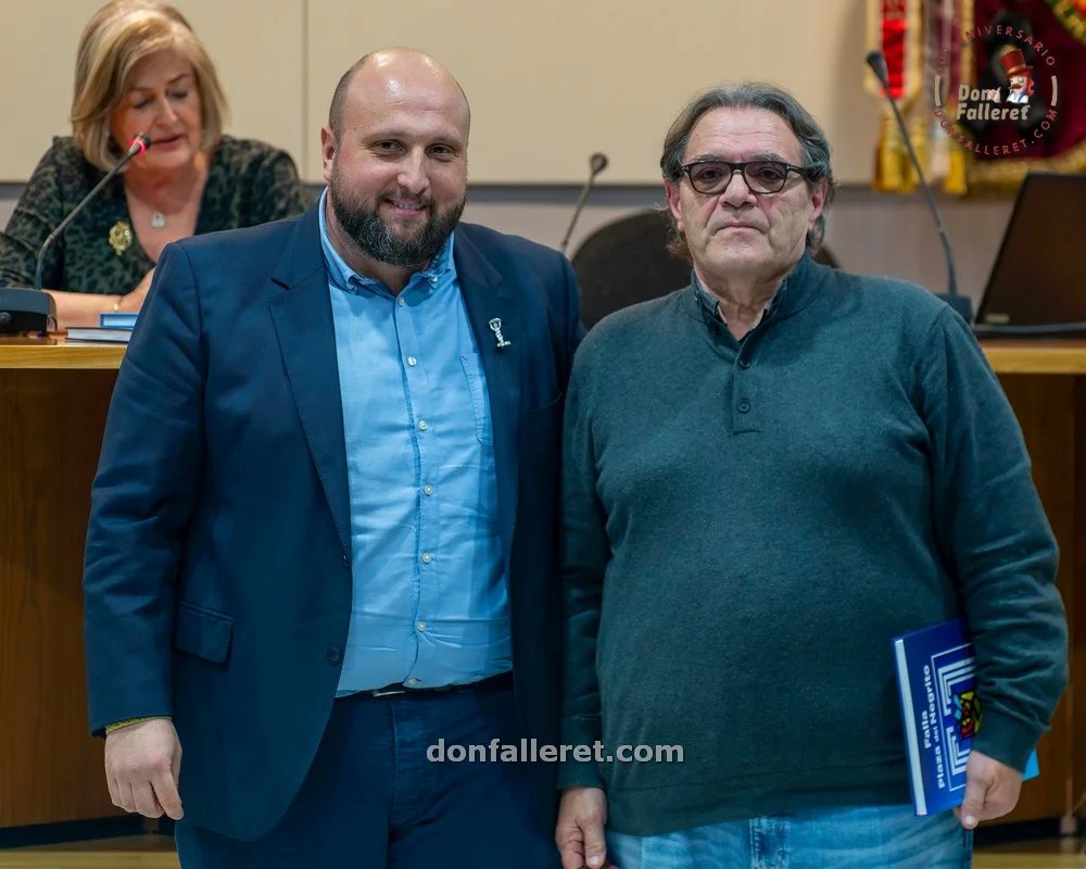 La Falla Plaza del Negrito presenta el libro de su 175 aniversario 4 Presentacion Libro 175 Aniversario Falla Plaza del Negrito 15 8