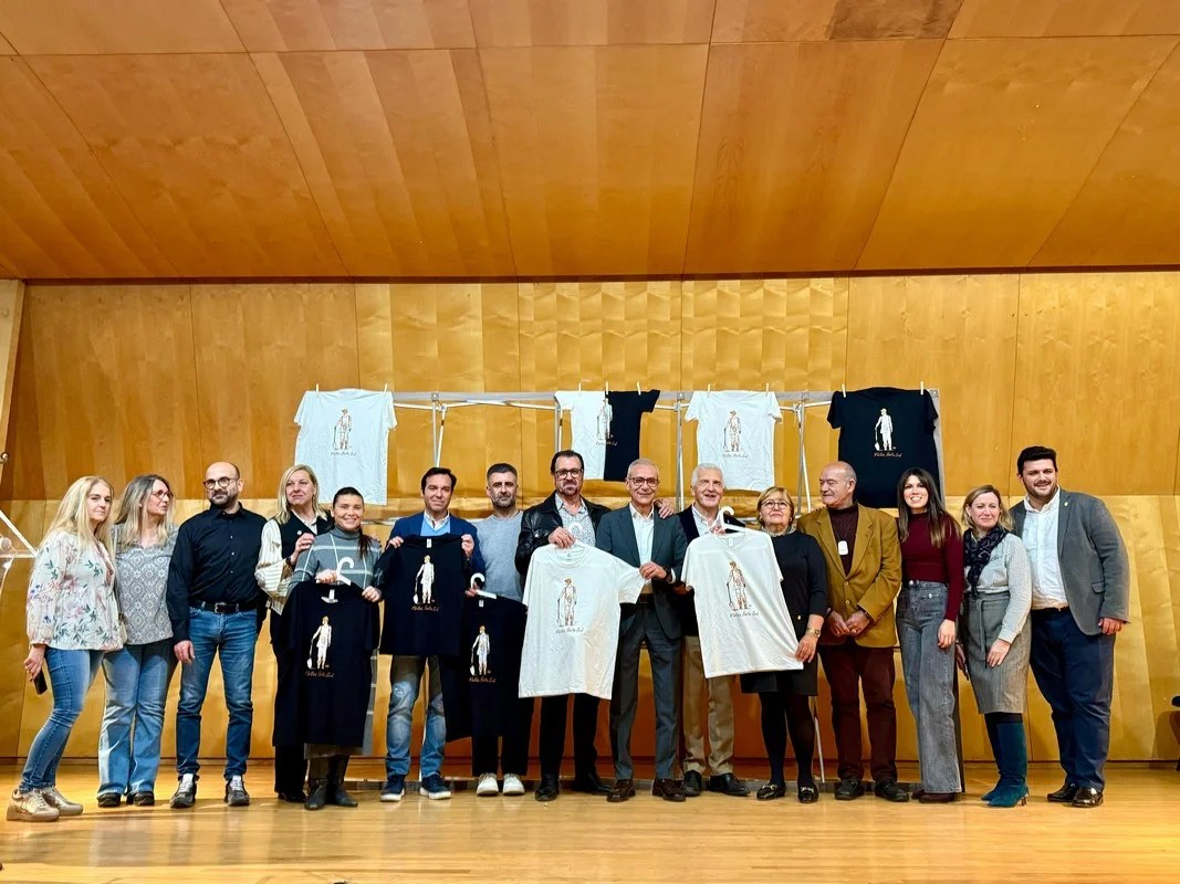 Esta es la Camiseta Solidaria para las Fallas de l'Horta Sud 4 0211 camiseta solidaria Inclusion Fallera 7