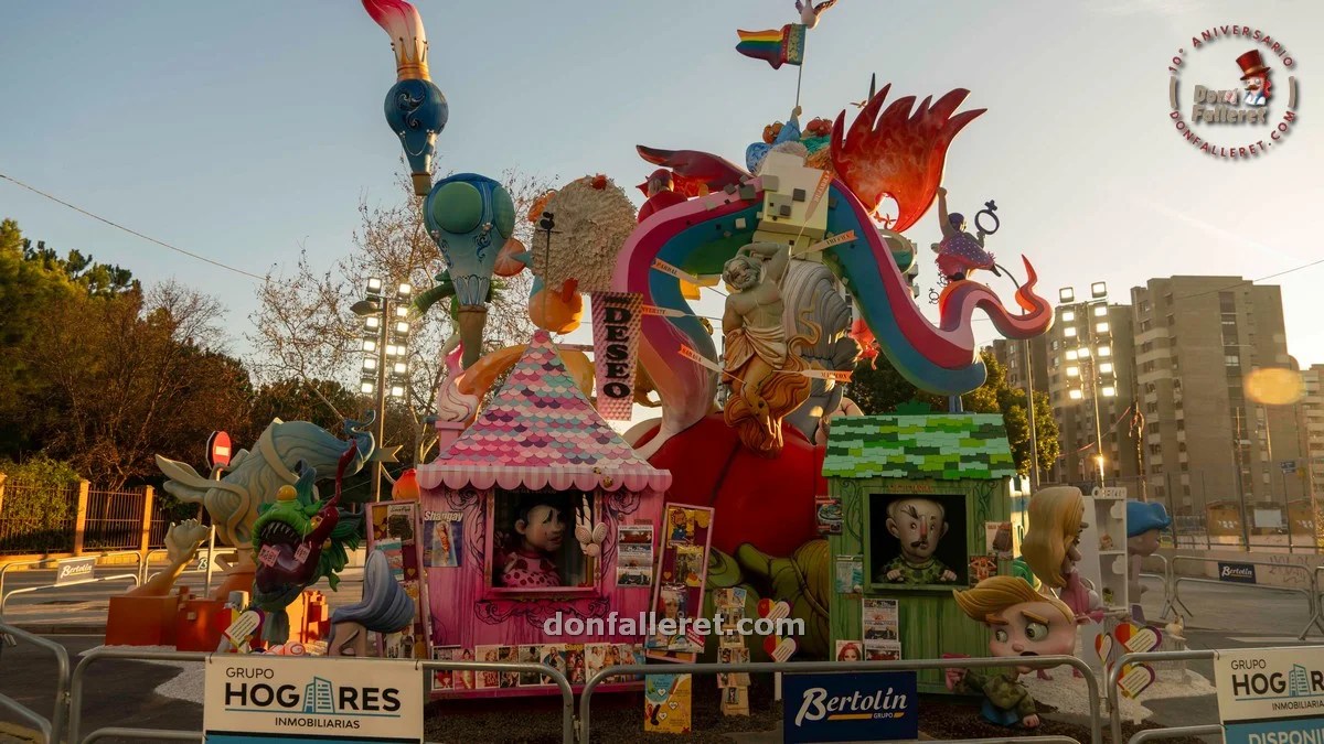 Trasera de la Falla La Nova d'Orriols 2024, ganadora del 1º Premio Caliu. Foto archivo Don Falleret: Pablo Garcés.
