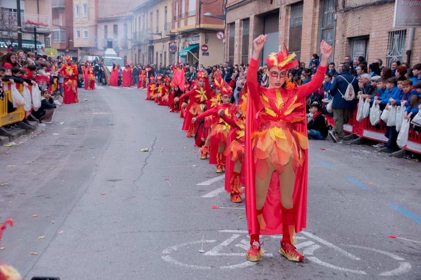 Así ha vivido las Fallas de Sagunto el fin de semana 1 Falla Penya El Mocador en la cabalgata