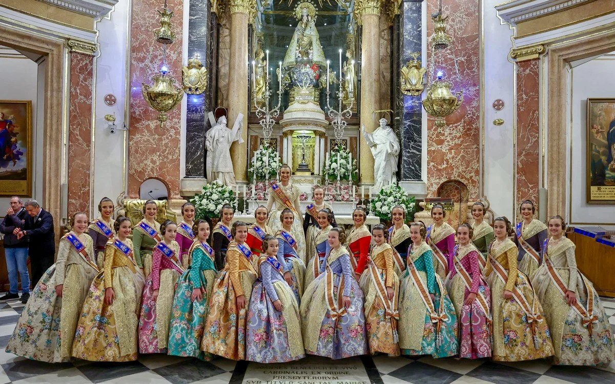 La emotiva ofrenda a la Virgen tras la Crida