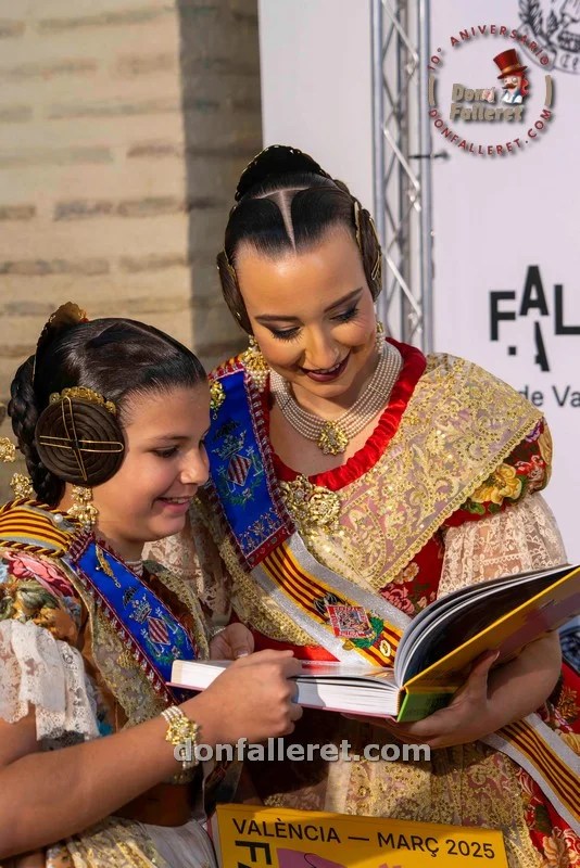 Presentado el Libro Oficial Fallero 2025 18 Presentacion Llibre Faller 2025 42
