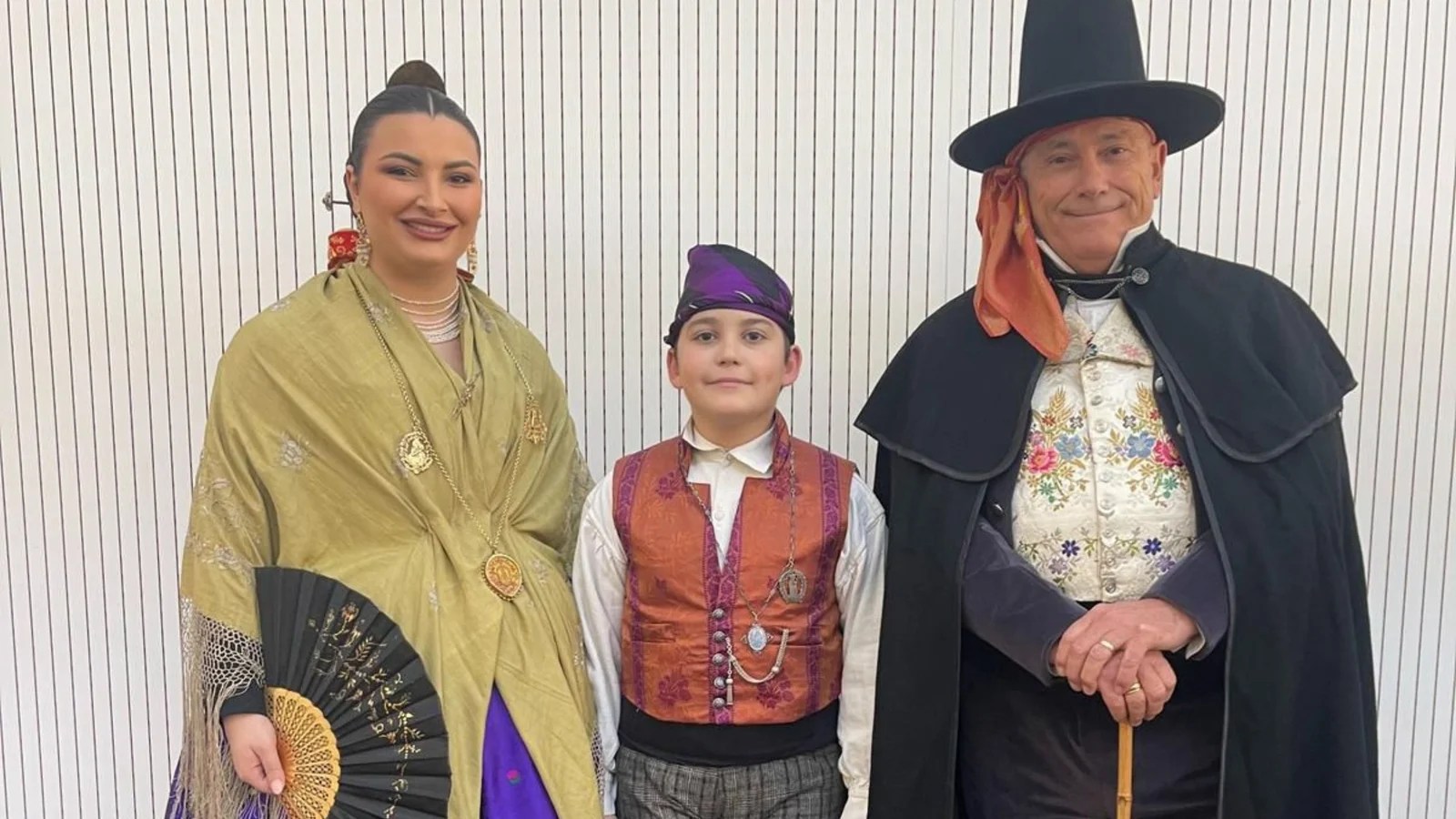 Falla Avinguda triunfa en el Concurso Narci García portada Falla Avinguda de Torrent