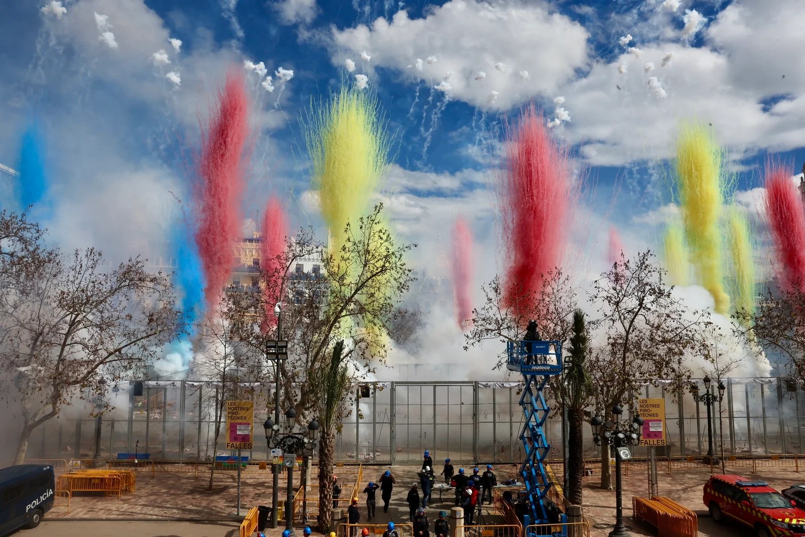 Así fue la mascletà del 9 de marzo de la Alpujarreña 1 Mascleta 9 de marzo 2025 93