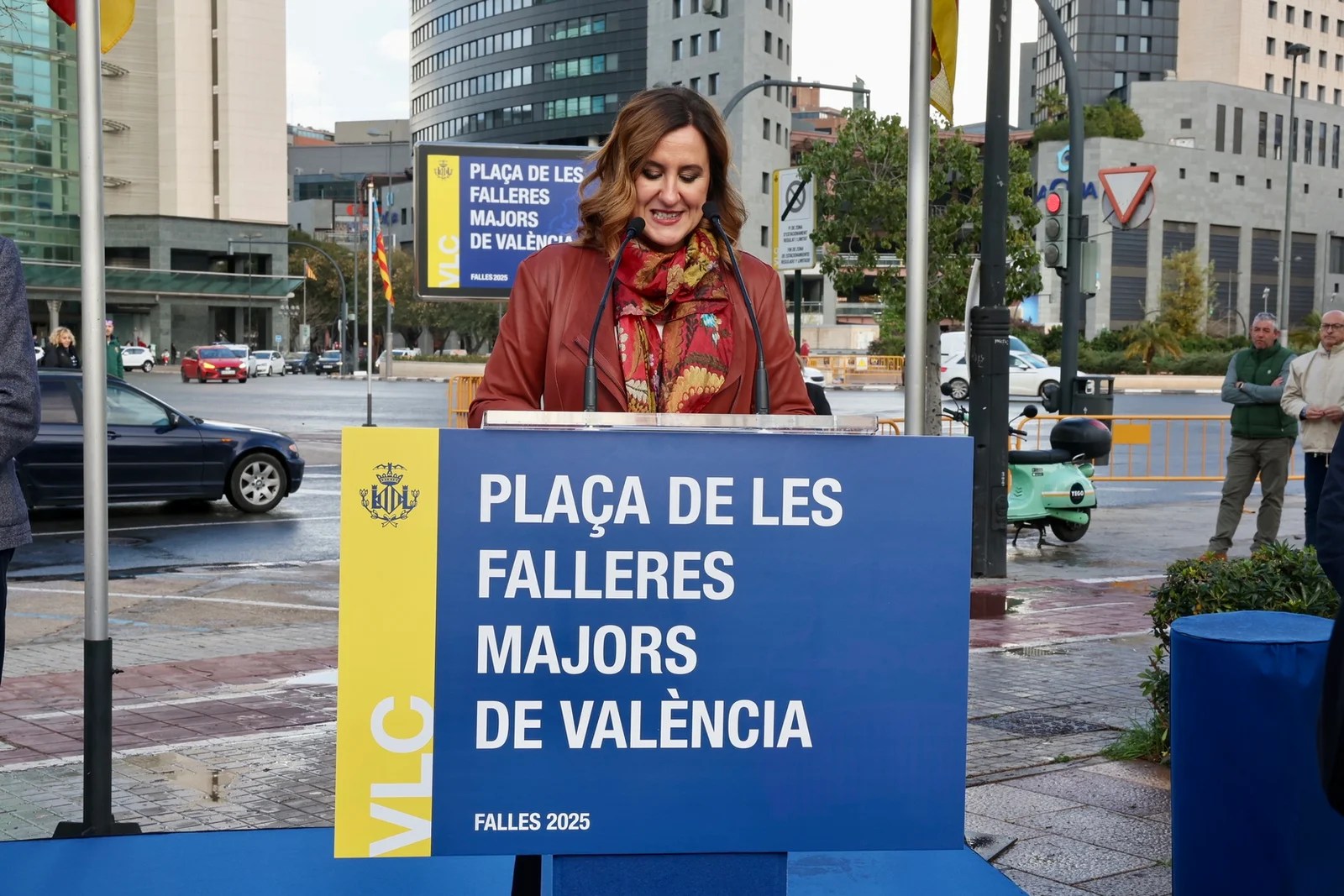 Esta es la Plaza dedicada a las Falleras Mayores de Valencia 1 Plaza FFMM de Valencia 1