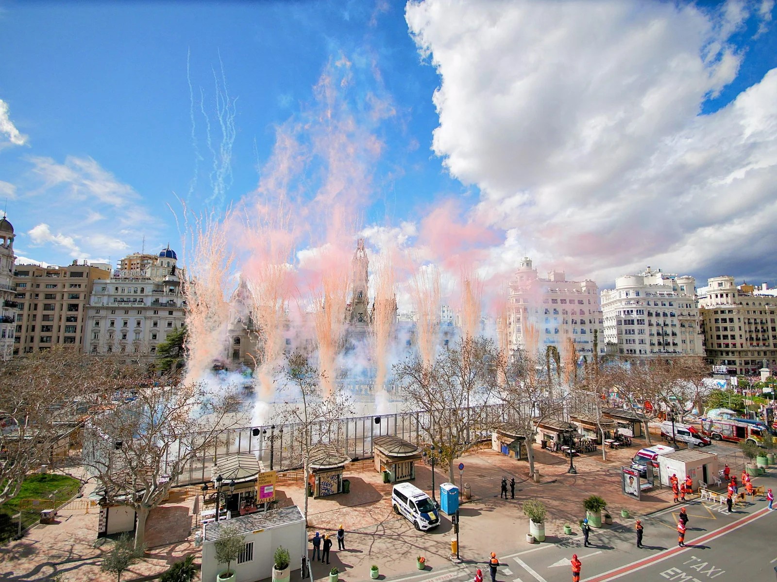 Así se vivió la mascletá de Pirotecnia Tomás del 11 de marzo 1 mascleta 11 de marzo de 2025 17