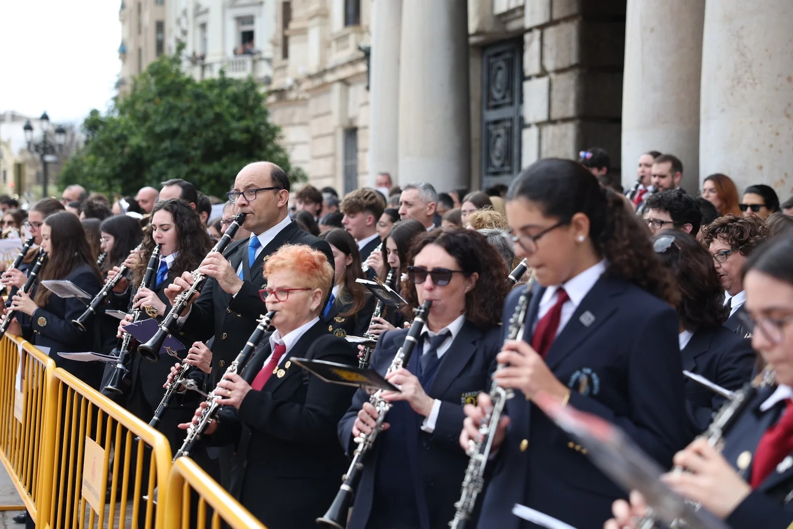 La música refuerza su papel en las Fallas en la Valencia Music City Músicos durante la entrada de bandas de las Fallas de Valencia