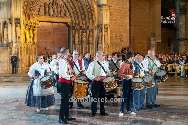 La Dansà a la Virgen convoca a centenares de falleras y falleros 5 Dansa Mayor 2025 5