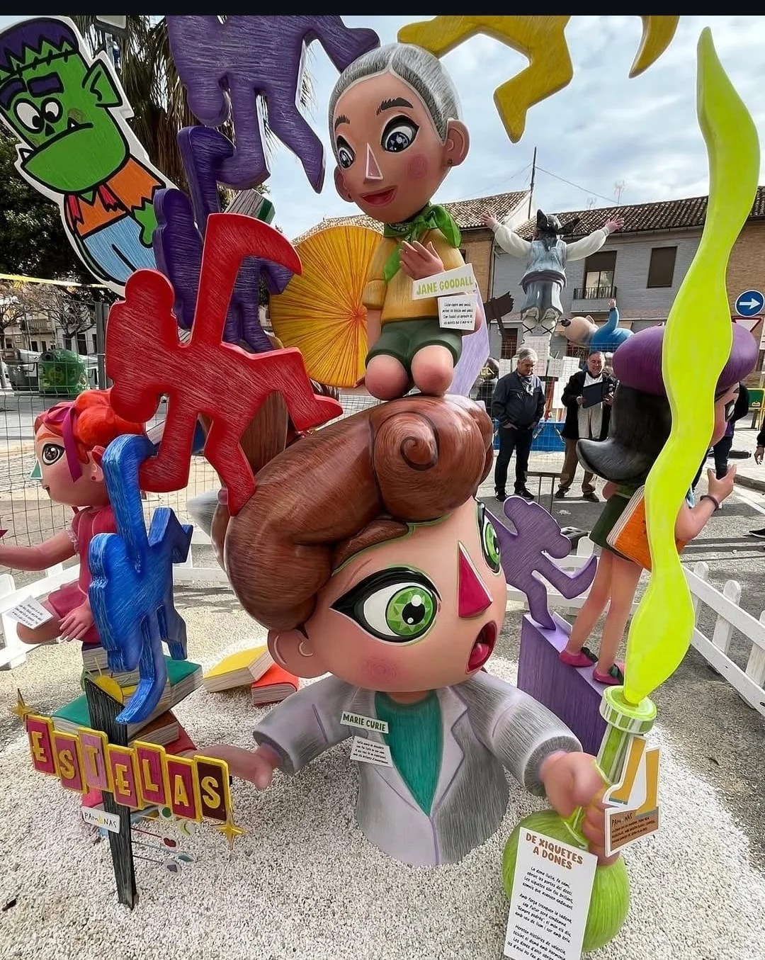 La Ciència a les Falles ejemplo de divulgación científica 1 Escena Falla Carrera de San Luis Rafael Arminana