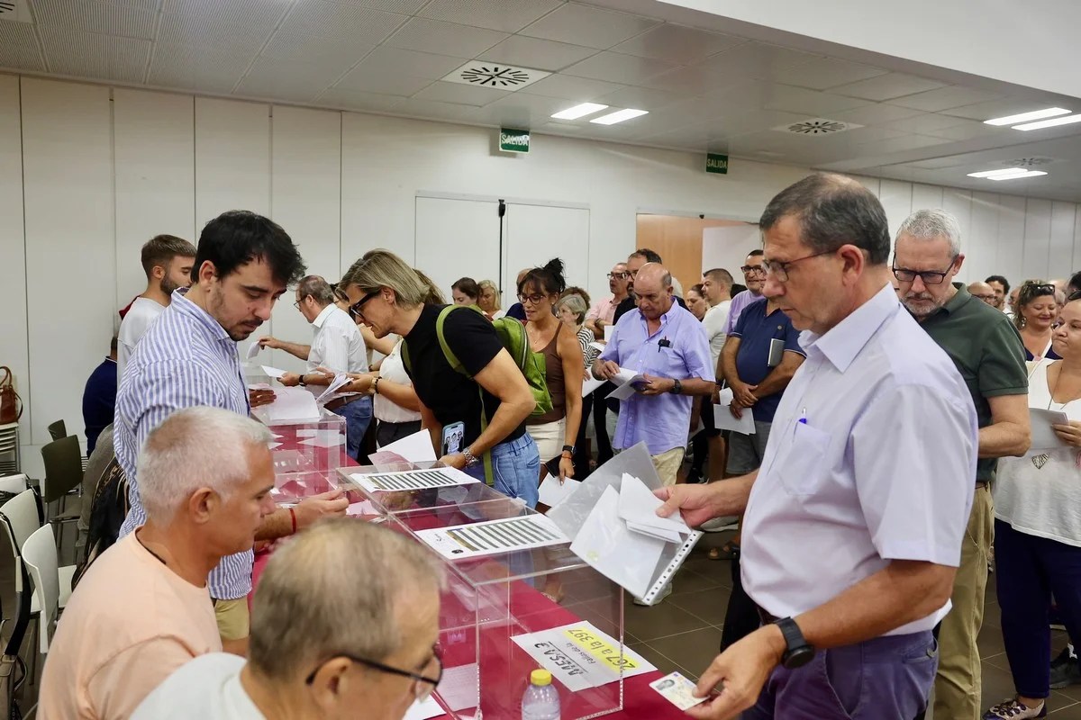 Jurados de las Falleras Mayores de Valencia 2026 18 Jurados FFMMV 2026 11
