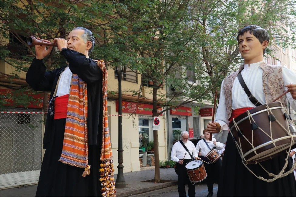 El Homenatge a la Dolçaina – Memorial Joan Blasco 2025: la Falla Joaquín Costa – Burriana rinde tributo al alma sonora de las Fallas de Valencia 1 Gigantes de Valçaina