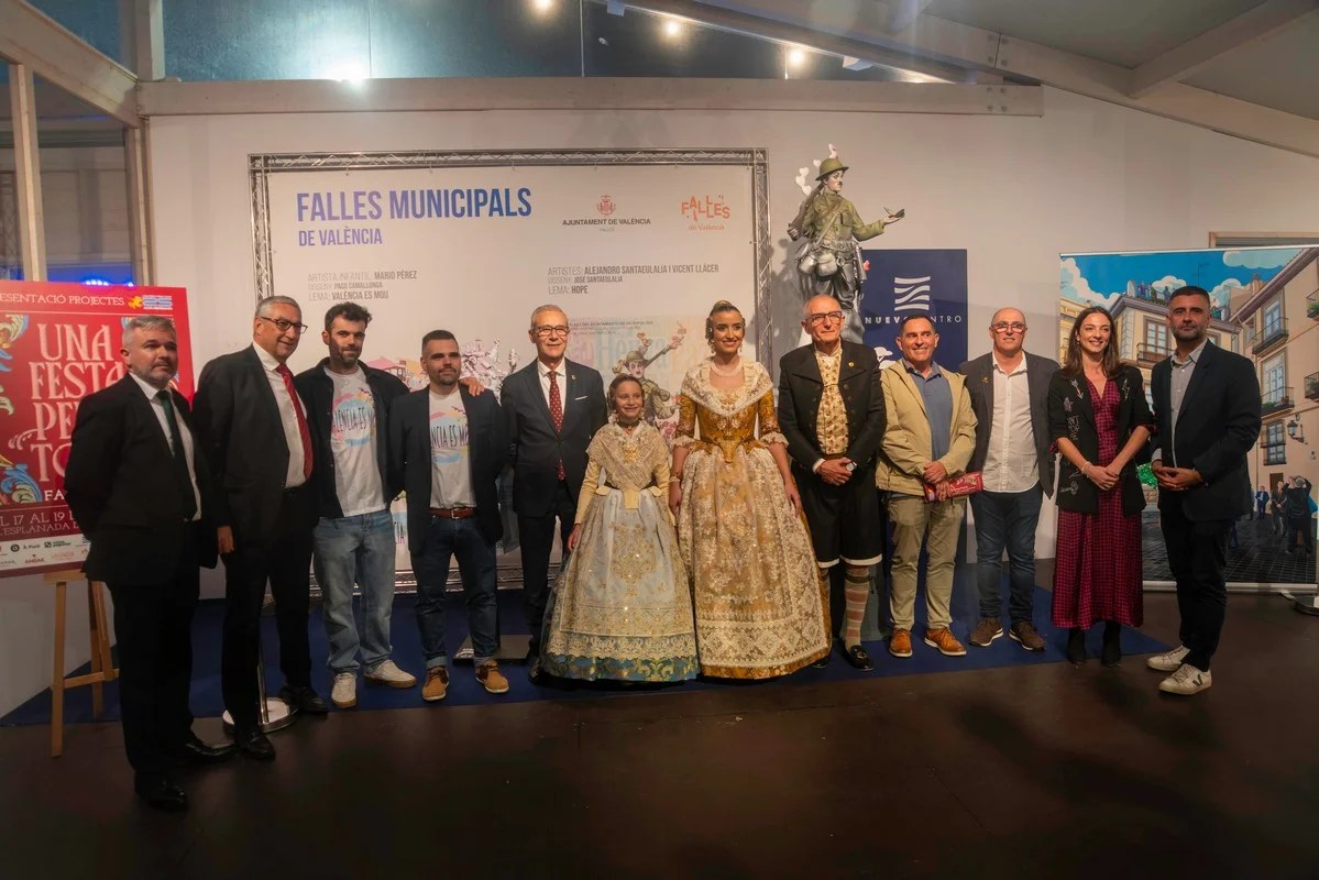 Fallas de Valencia: Así fue "Una Festa per a Tots 2026" 8 Las Falleras Mayores de Valencia junto a los artistas de las Fallas Municipales 2026. Foto: Pablo Garcés