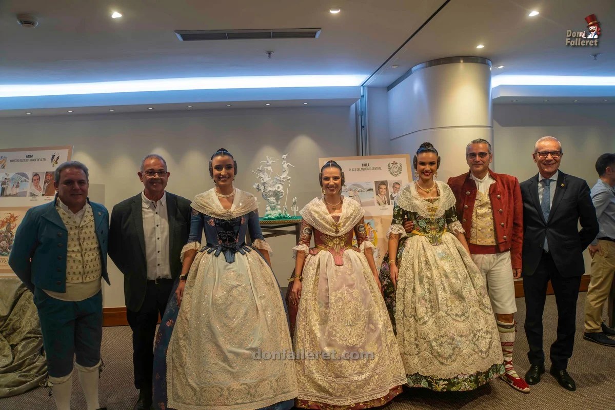 Lo mejor del acto de presentación de las Fallas 2026 de Primera A 17 Falla Plaza del Mercado Central