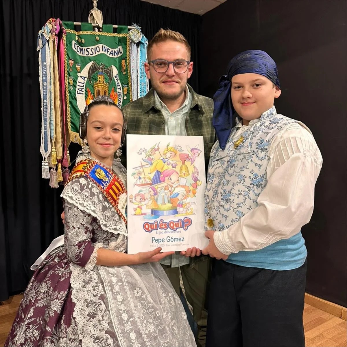 Falla San Isidro 2026: así son los proyectos grande e infantil 6 Representantes Infantiles y artista presentando el boceto de la Falla Infantil