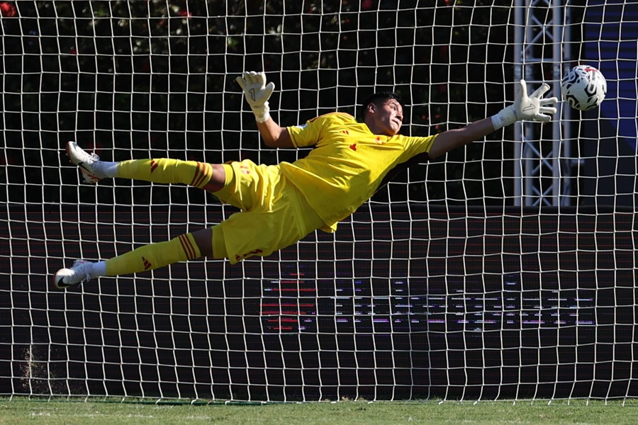 El portero peruano Diego Romero parte a Argentina para unirse al Banfield