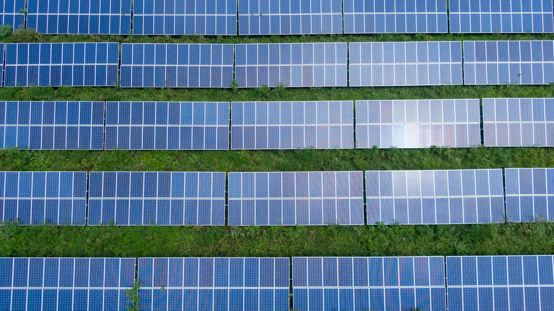 New UK gov't approves 3 huge solar farms & wants to expand rooftop installs