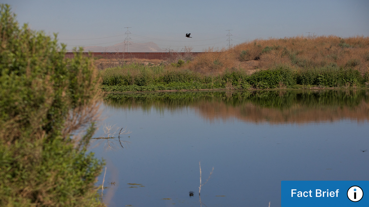 Has the Texas Department of Transportation proposed a highway extension through the Rio Bosque Wetlands Park in El Paso County?