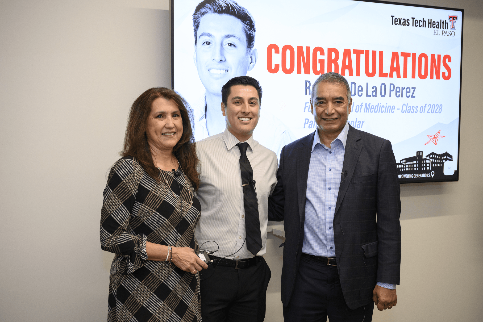 Raymond and Kathy Palacios surprise Borderplex student with $10,000 Foster School of Medicine scholarship