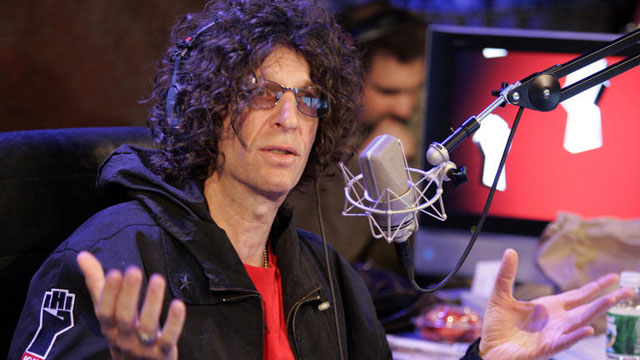 Stern Slams Davis, Howard Stern, Kelly Clarkson
