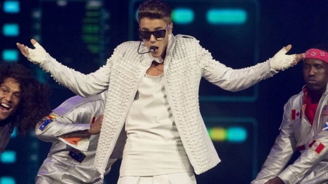 Justin Bieber, Justin Bieber Tour Bus, Justin Bieber Marijuana