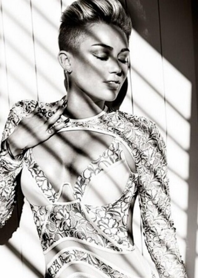 Bangerz Full Album Stream, Bangerz Miley Cyrus Released, Bangerz Number 1, Listen Bangerz