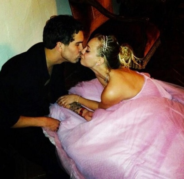 Kaley Cuoco Ryan Sweeting, Kaley Cuoco Wedding New Year's Eve, Kaley Cuoco Wedding Dress, Ryan Sweeting Marries Kaley Cuoco, New Year's Eve Wedding Kaley Cuoco, Kaley Cuoco Ryan Sweeting Got Married