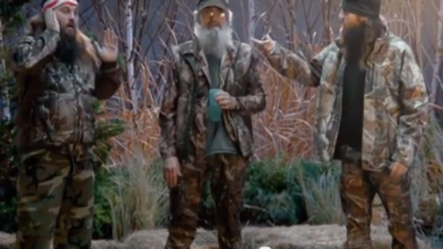 duck dynasty superbowl commercial, time warner commercial, time warner superbowl commercial, superbowl willie robertson, si robertson superbowl commercial