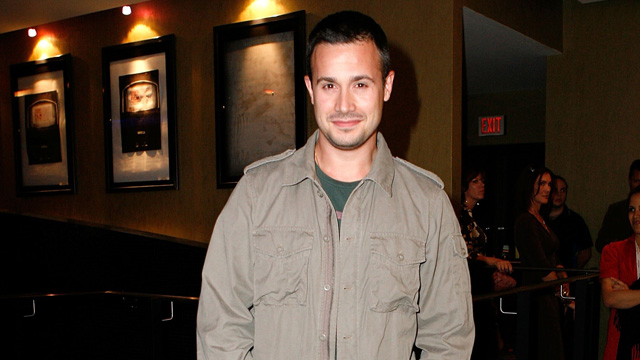 freddie prinze jr, 24, i know what you did last summer, sarah michelle gellar husband