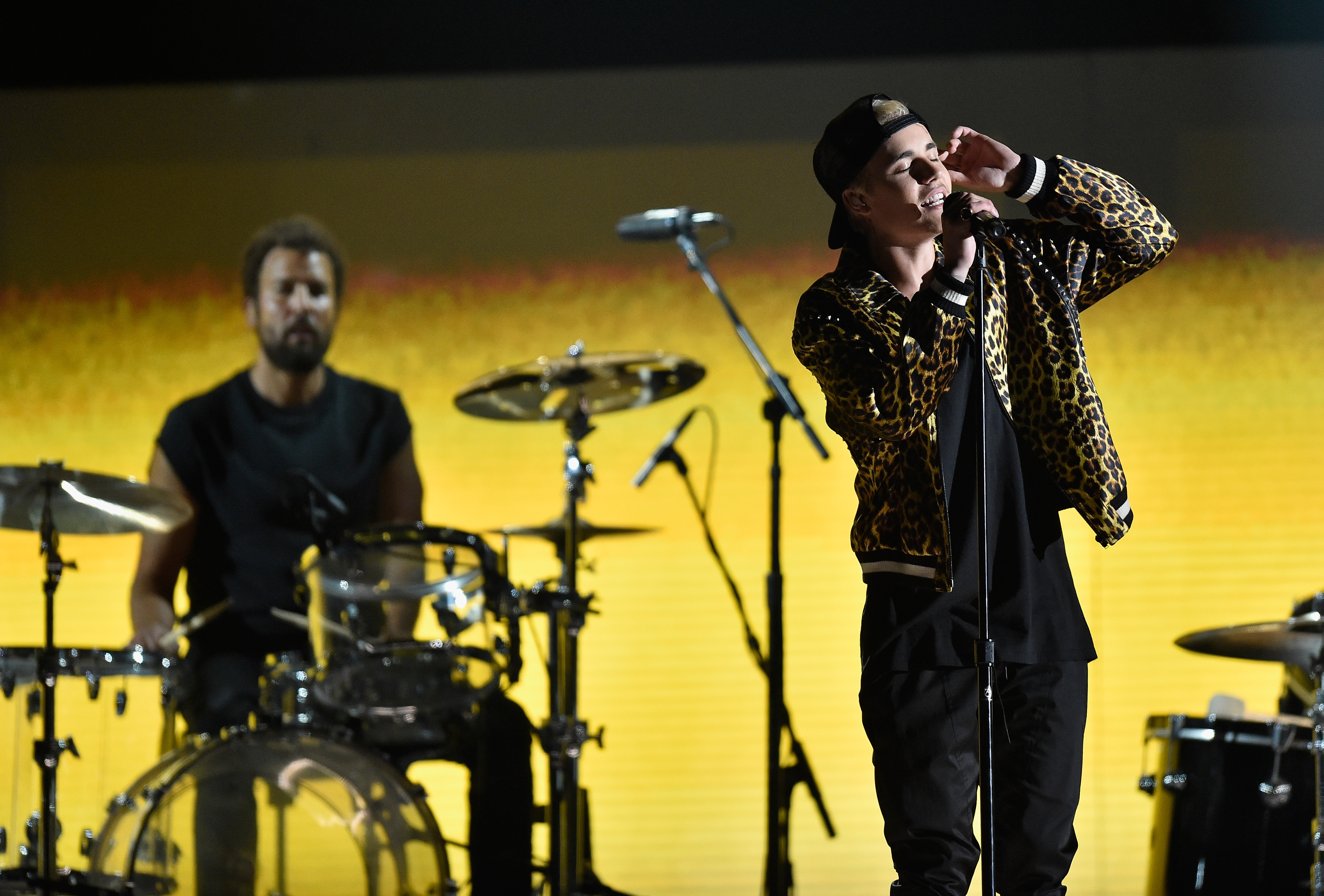 justin bieber grammys, justin bieber live, justin bieber concerts, justin bieber awards shows