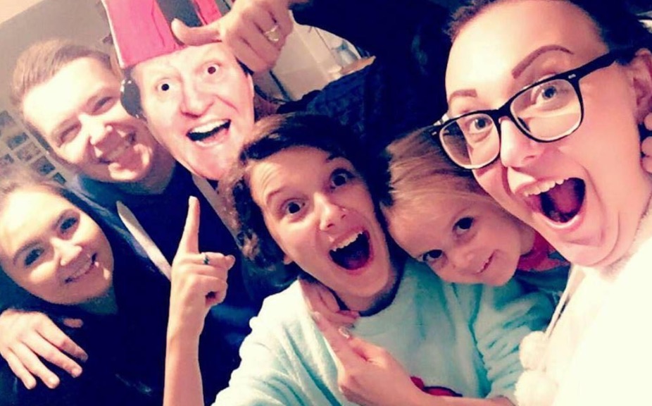 Millie Bobby Brown Parents, Millie Bobby Brown Family, Millie Bobby Brown Mom, Millie Bobby Brown Dad