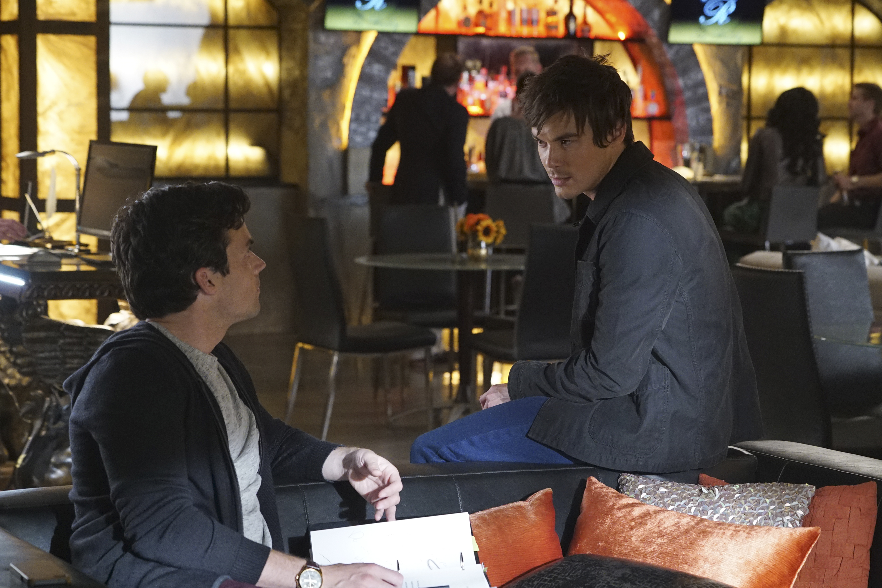 Pretty Little Liars, Caleb Pretty Little Liars, Ezra Pretty Little Liars, Is Ezra AD On Pretty Little Liars, Is Caleb AD On Pretty Little Liars, Pretty Little Liars Uber A, PLL AD, PLL Uber A