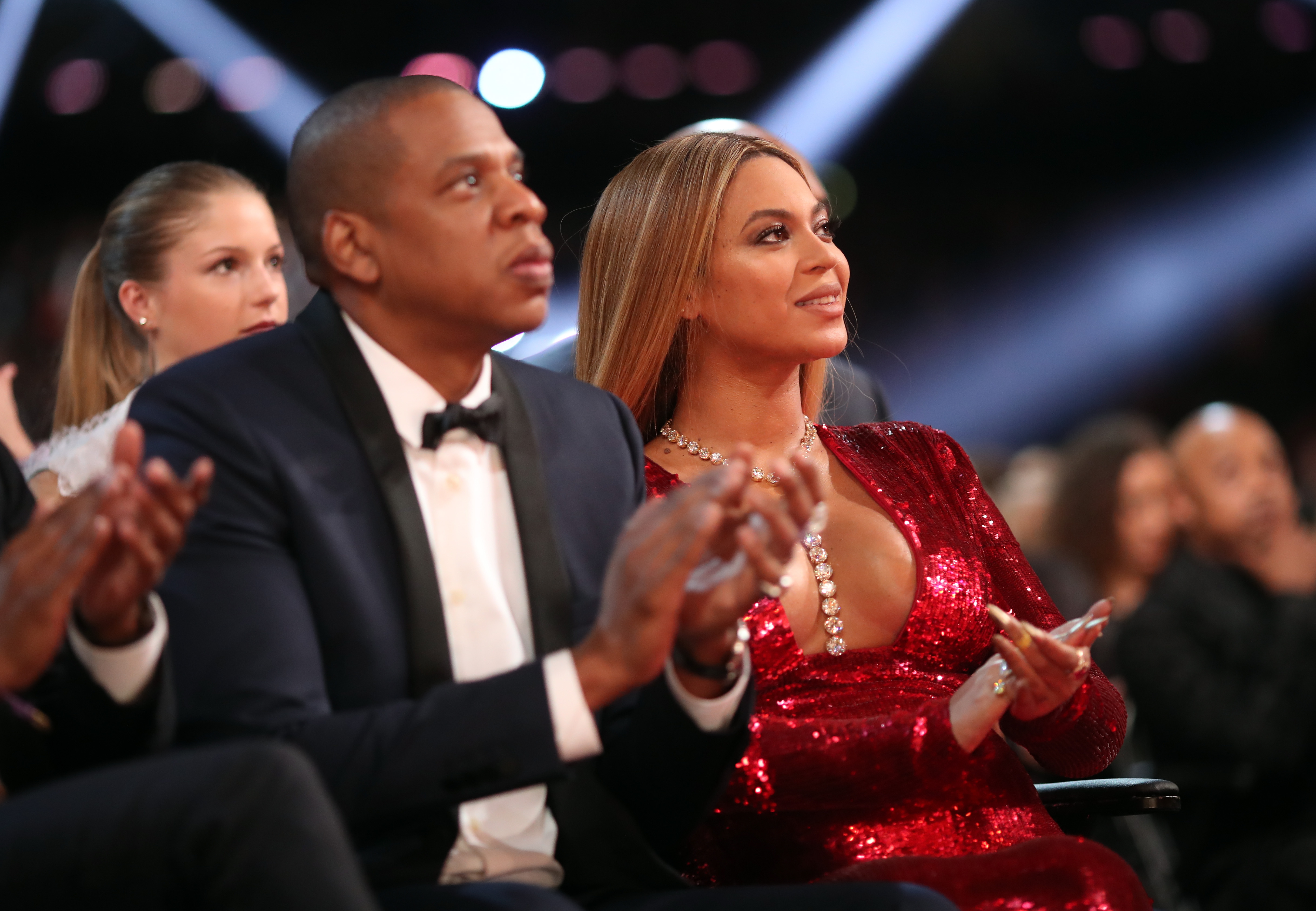 Beyonce gives birth