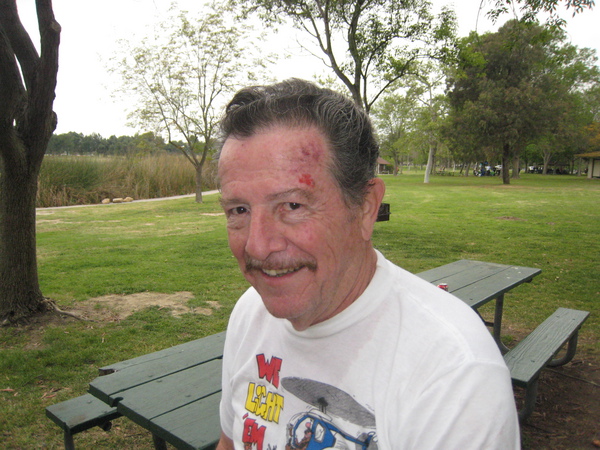 chester bennington dad