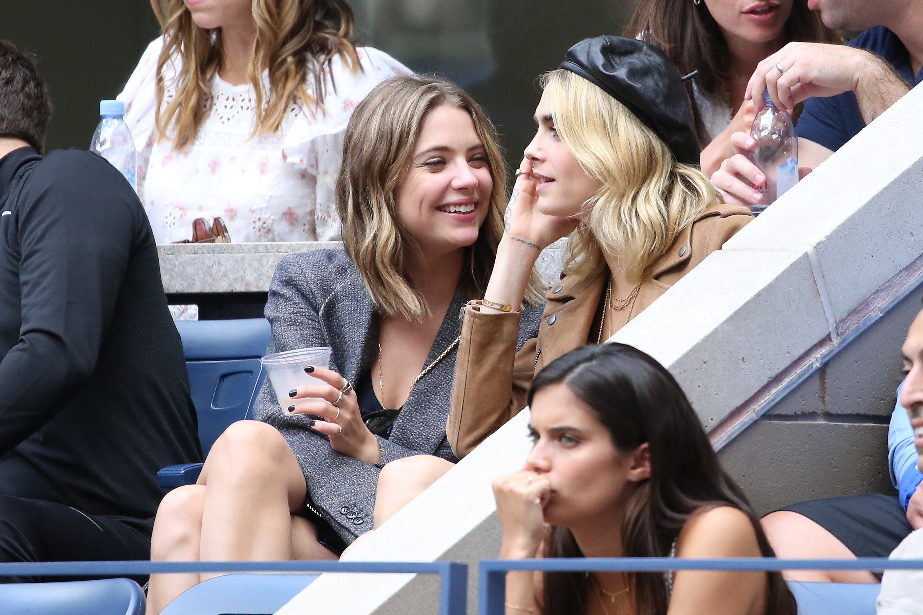 Ashley Benson, Cara Delevingne split