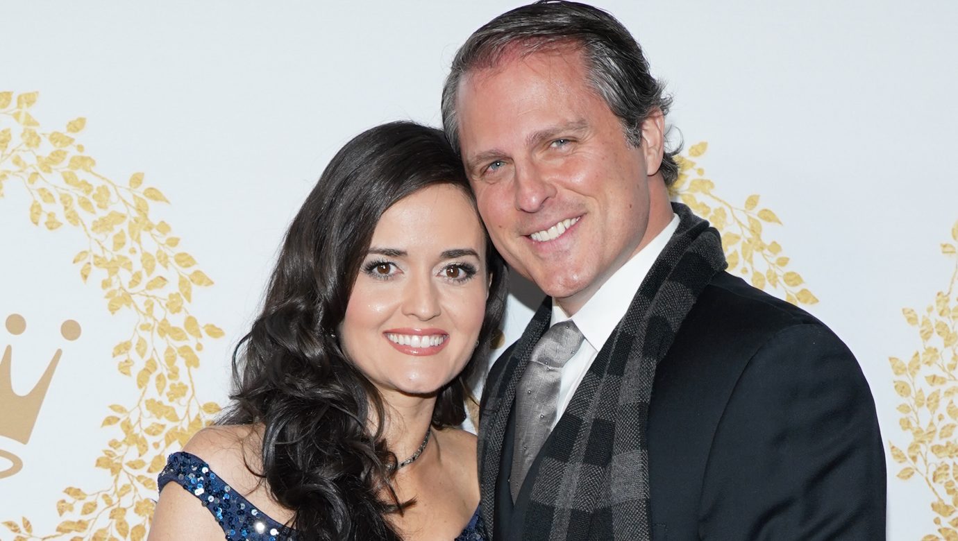 Danica McKellar and Scott Sveslosky