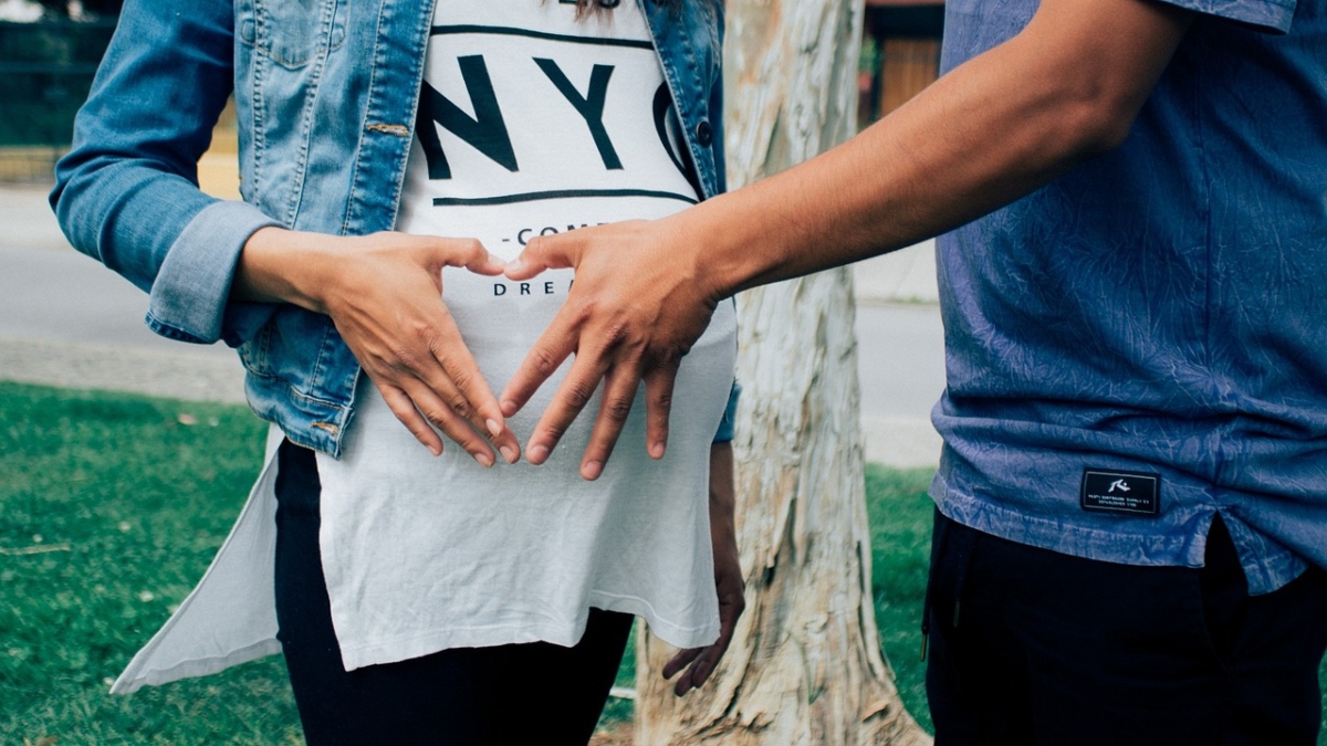Couple pregnancy