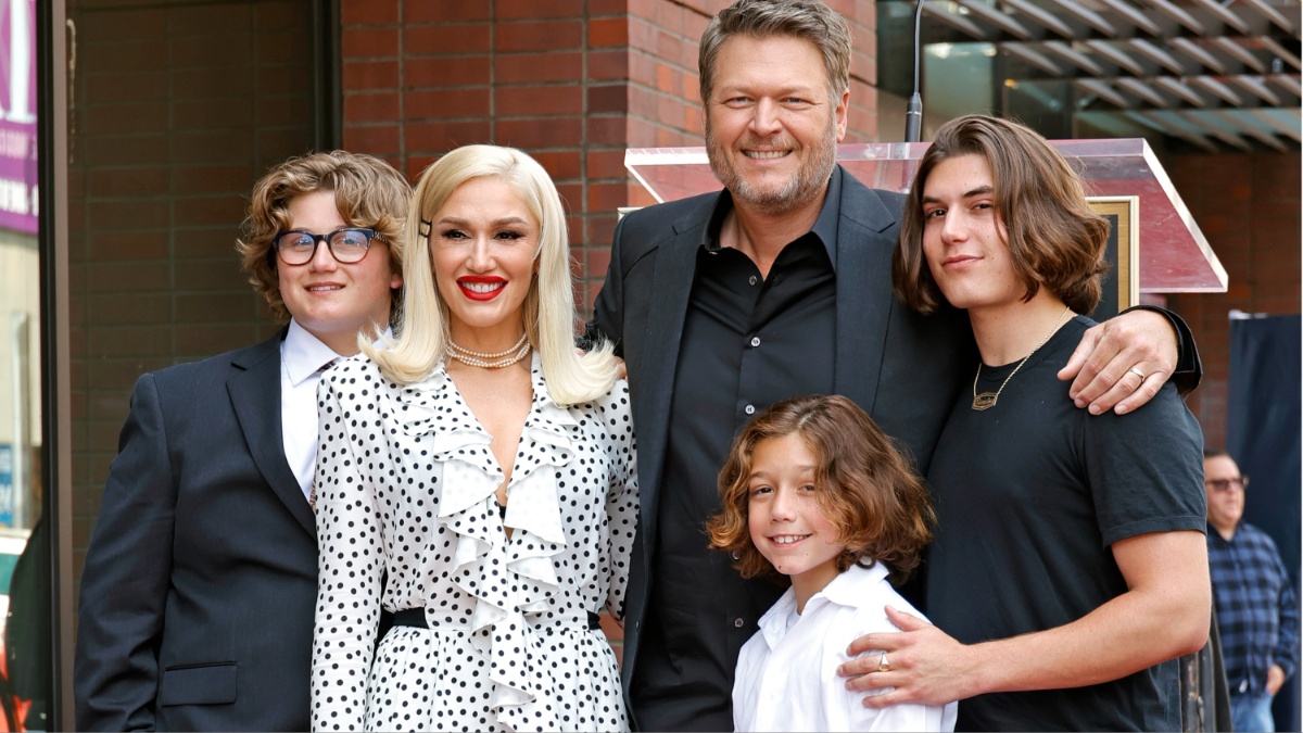 Gwen Stefani sons and Blake Shelton.