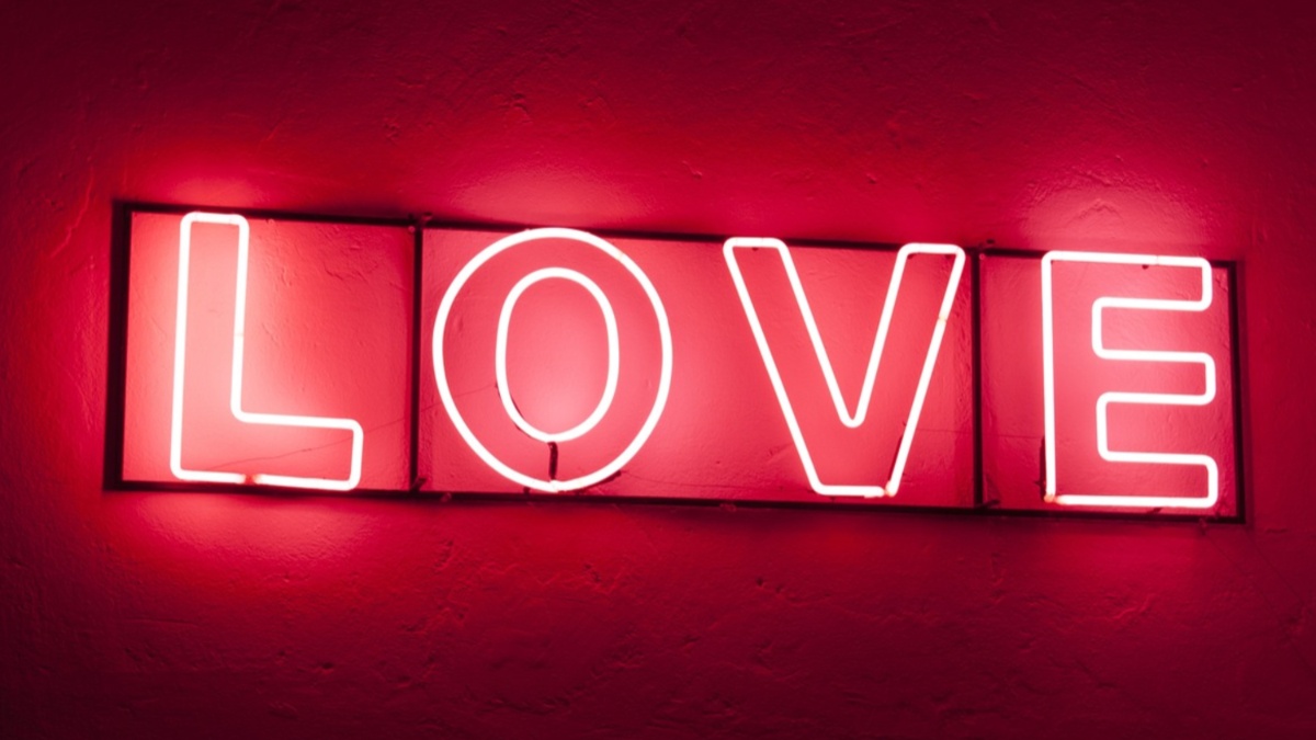 A sign that says love.