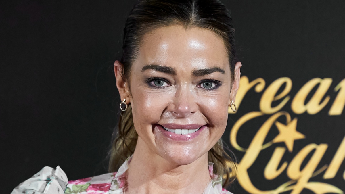 Denise Richards.